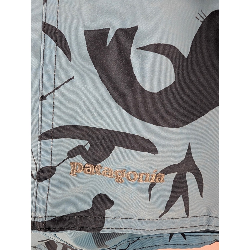 Patagonia Wavefarer Board Shorts Mens 36 Blue Graphic Print Hunter Animal - Picture 5 of 8